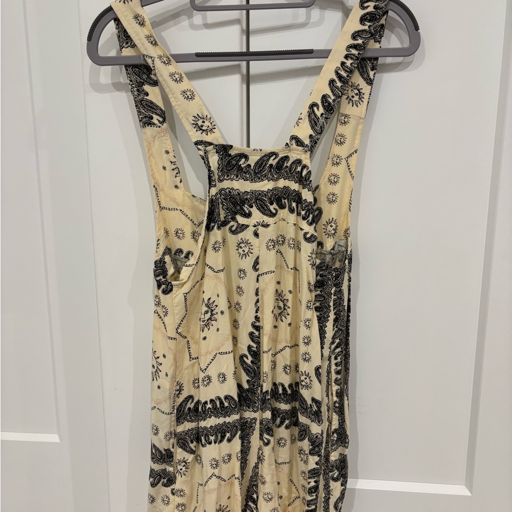 Urban Outfitters Sun Print overall shorts romper. - Picture 2 of 5